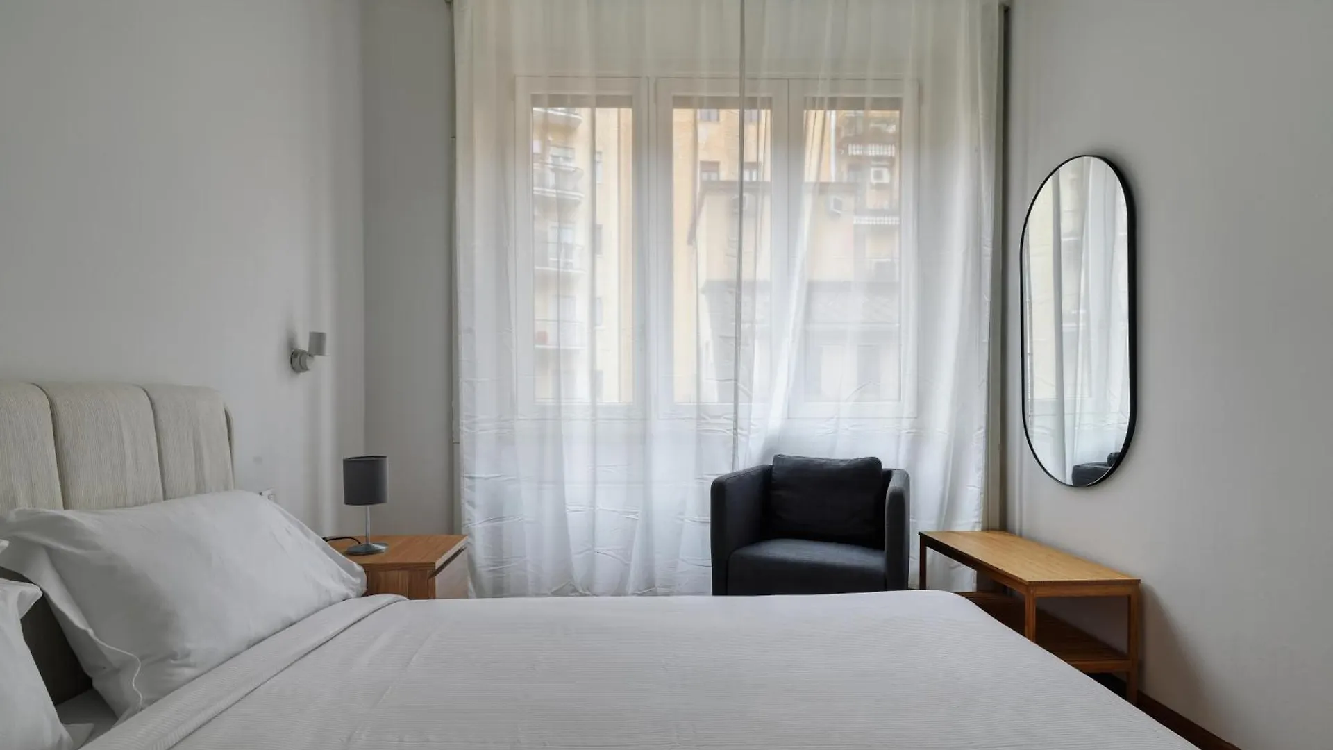 Διαμέρισμα Joivy Chic 3-Bed Flat Near Colonne Di San Lorenzo Μιλάνο