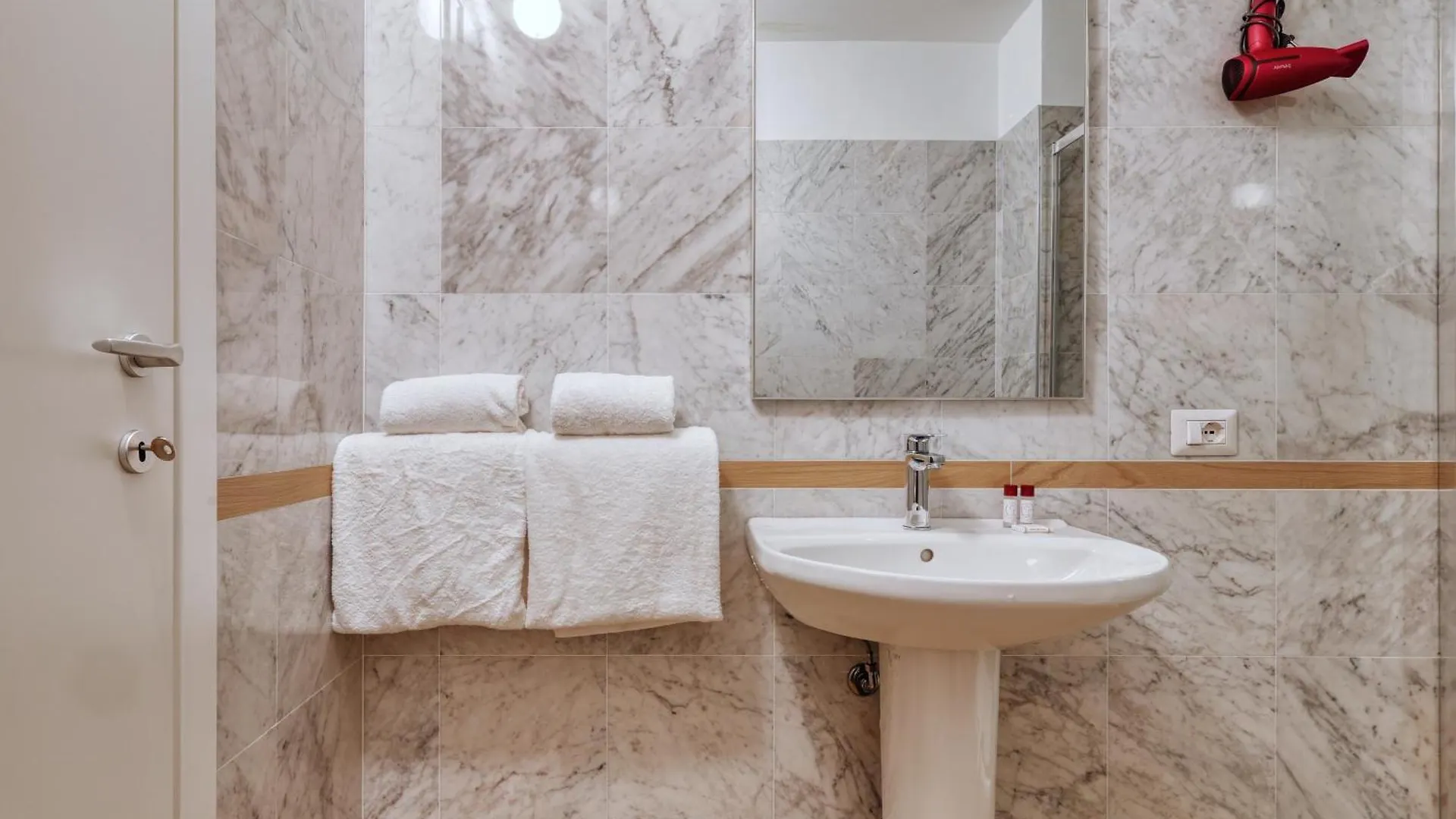 Διαμέρισμα Joivy Chic 3-Bed Flat Near Colonne Di San Lorenzo Μιλάνο