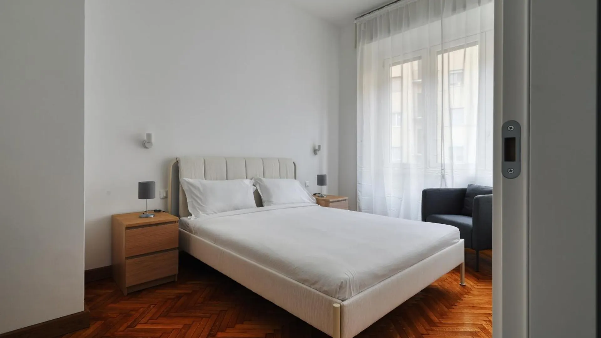 Joivy Chic 3-Bed Flat Near Colonne Di San Lorenzo Milano