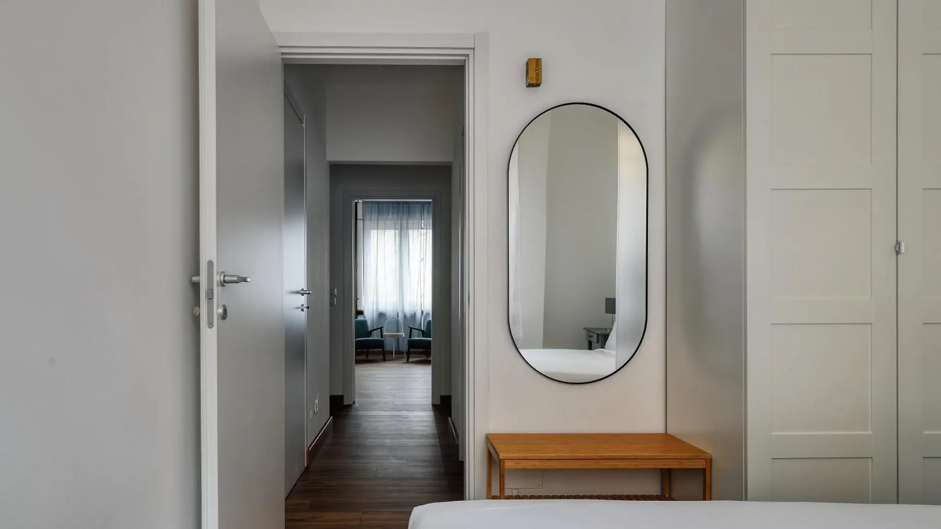 Joivy Chic 3-Bed Flat Near Colonne Di San Lorenzo Milano