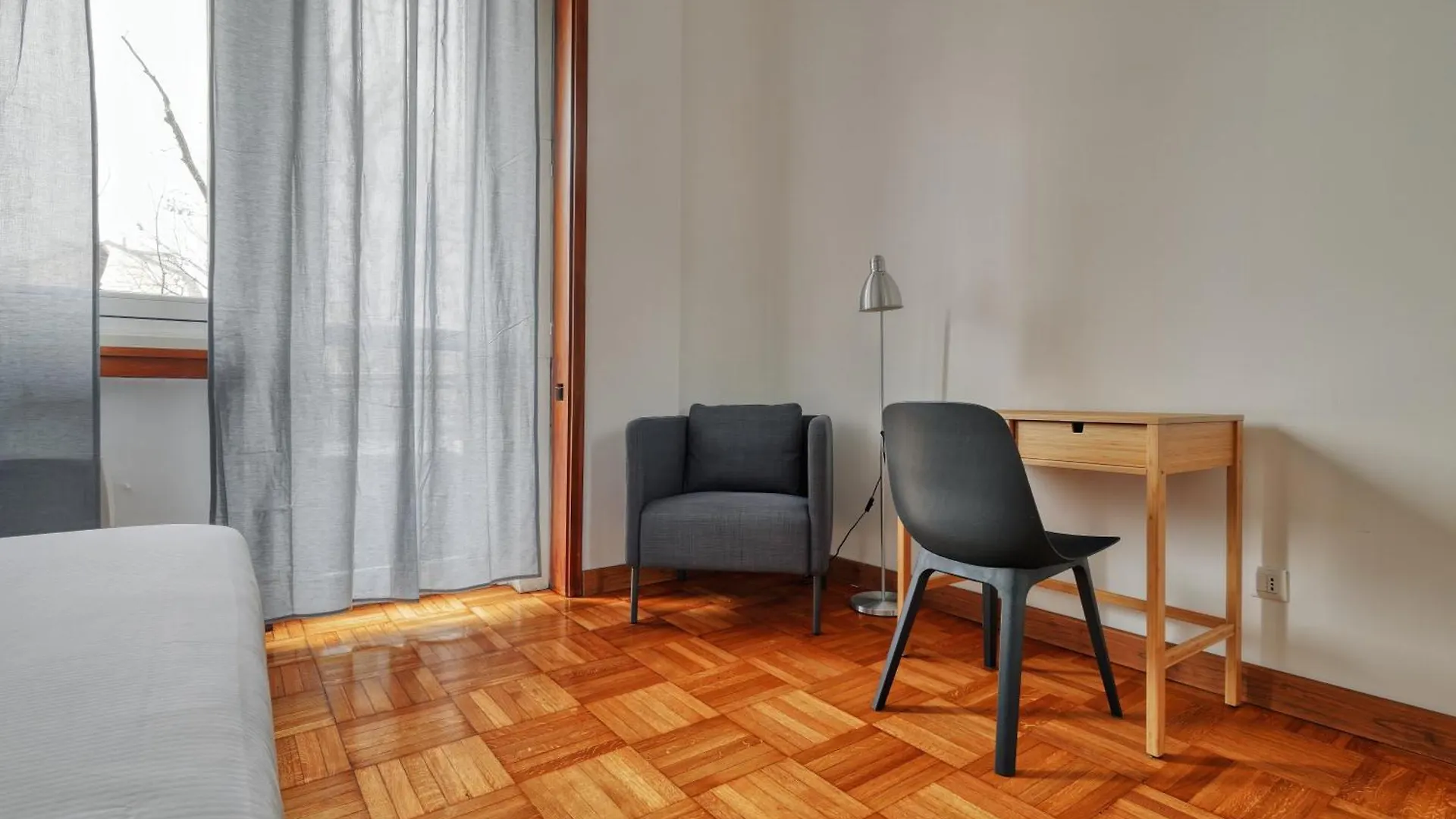 Joivy Chic 3-Bed Flat Near Colonne Di San Lorenzo Milano Appartamento